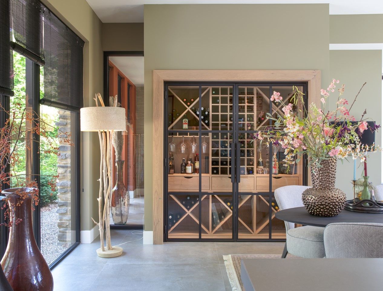 Wijnrek met glazen deuren